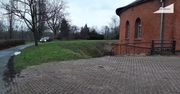 Ciało kobiety znalezione w parku w Warszawie
