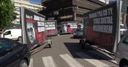 “Wystarczy być lojalnym działaczem PiS-u, by zostać milionerem”. PO ruszyła z nowym “Konwojem wstydu”