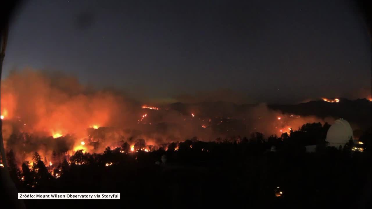 Krajobraz jak z Hadesu. Timelapse z pożaru lasu w Kalifornii