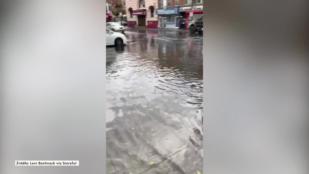 Potężna burza przeszła nad Nowym Jorkiem. Wiele ulic miasta zostało zalanych