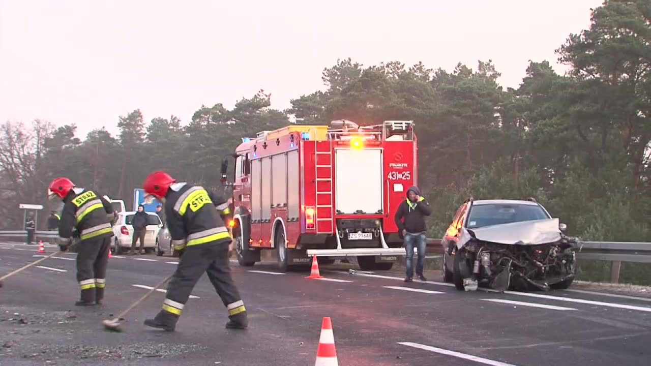 Karambol z udziałem 11 samochodów na S3. Nie ma ofiar śmiertelnych