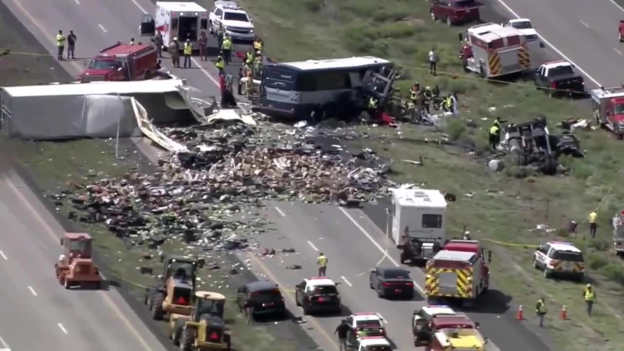 Wypadek autobusu w Nowym Meksyku. 7 ofiar, dziesiątki rannych