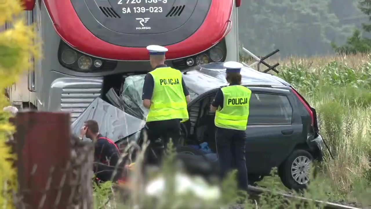 Wjechał autem pod szynobus. 72-latek nie żyje