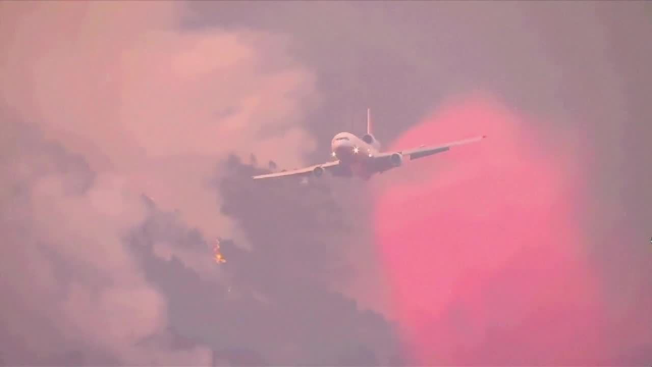 Wielki pożar w Kolorado. Akcja gaśnicza z samolotów i helikopterów