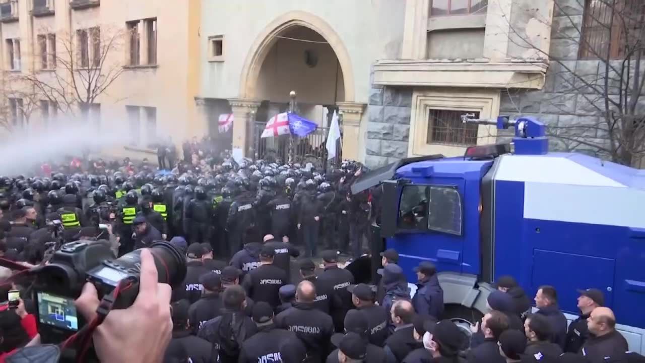 Gruzini zablokowali parlament, domagają się wyborów według nowej ordynacji.