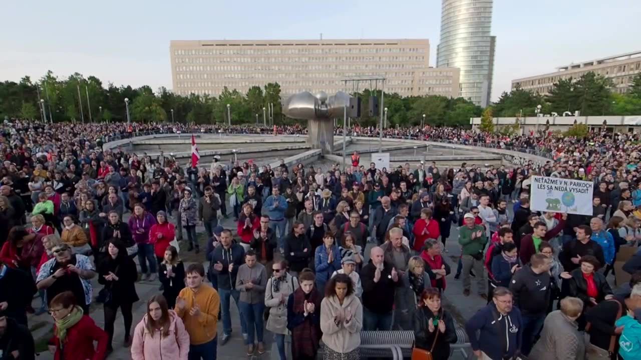 Zabójstwo Jana Kuciaka. Pierwsze od pół roku demonstracje antyrządowe na Słowacji