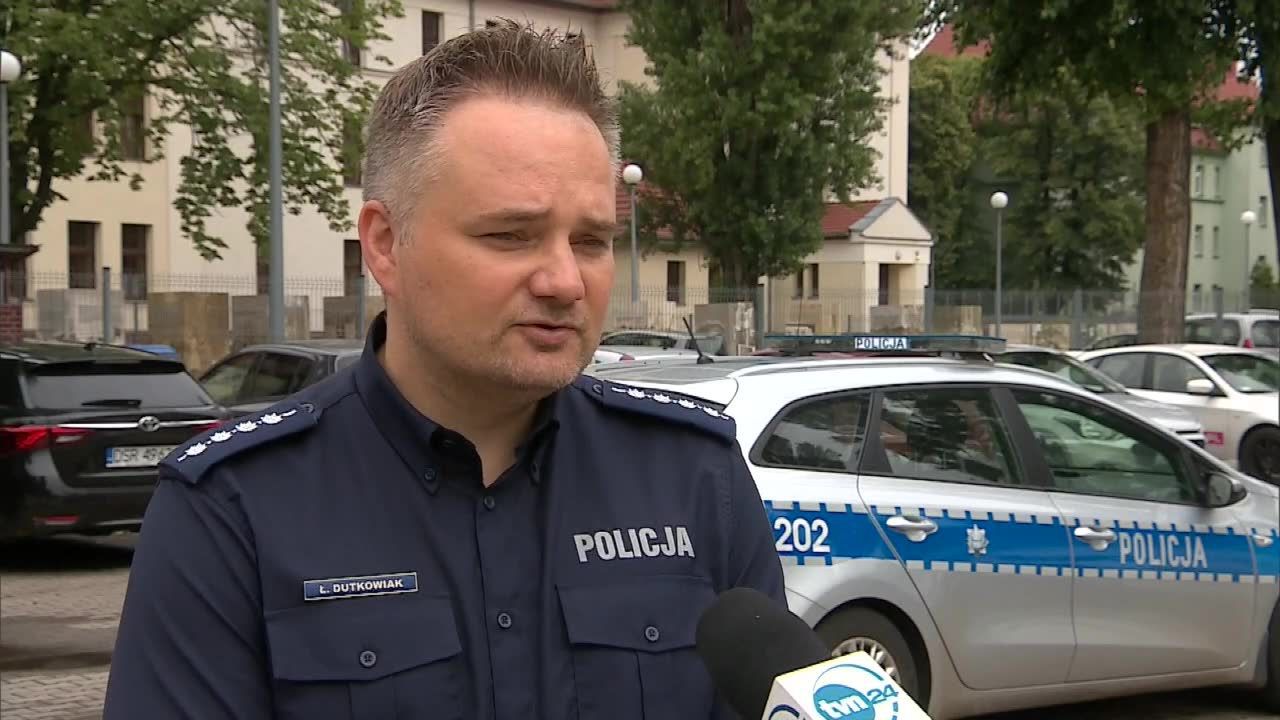 Skrytykował homofobiczne napisy, został pobity. Policja zatrzymała podejrzanego