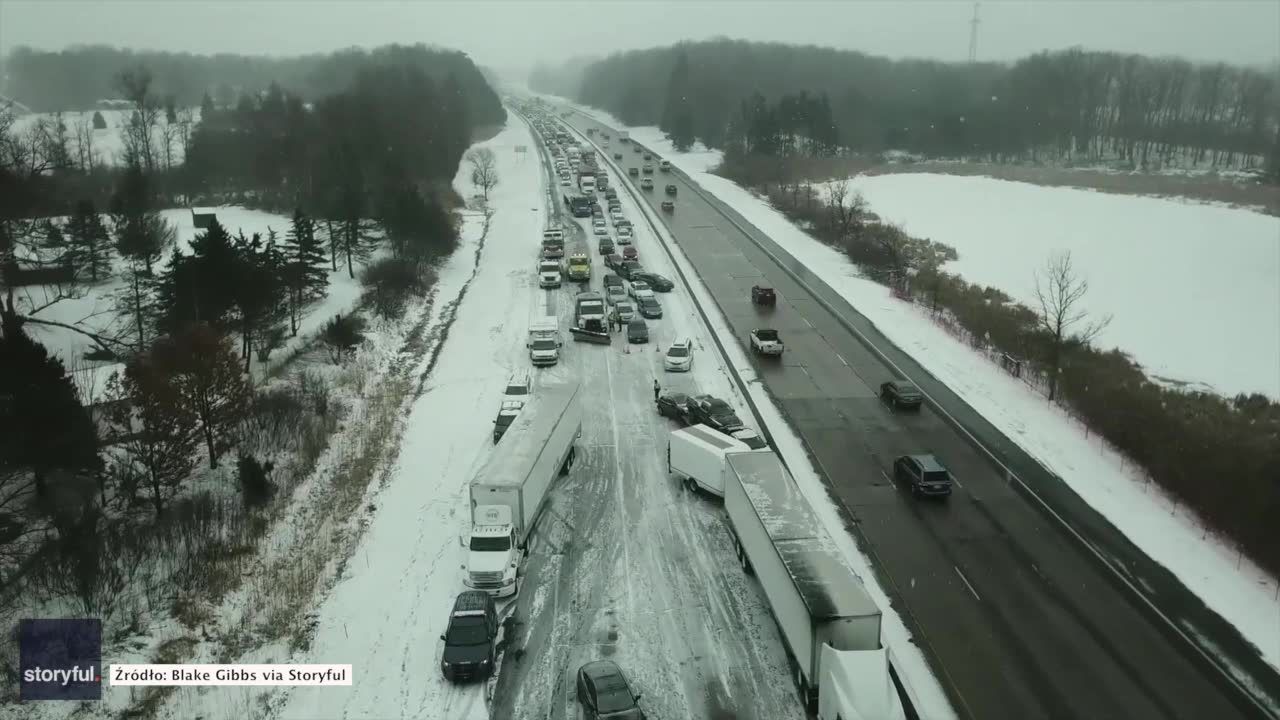 W Ohio zderzyło się ponad 60 pojazdów