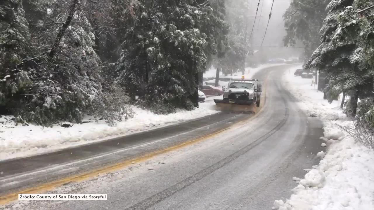 Amerykańskich drogowców zima nie zaskoczyła, nawet w południowej Kalifornii. Potężne pickupy posłane na walkę ze śniegiem na drogach