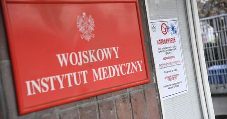 Koronawirus w Polsce. Szpitale przygotowują się na przyjmowanie VIP-ów. Opozycja pyta MON o stan prac głównych placówek medycznych