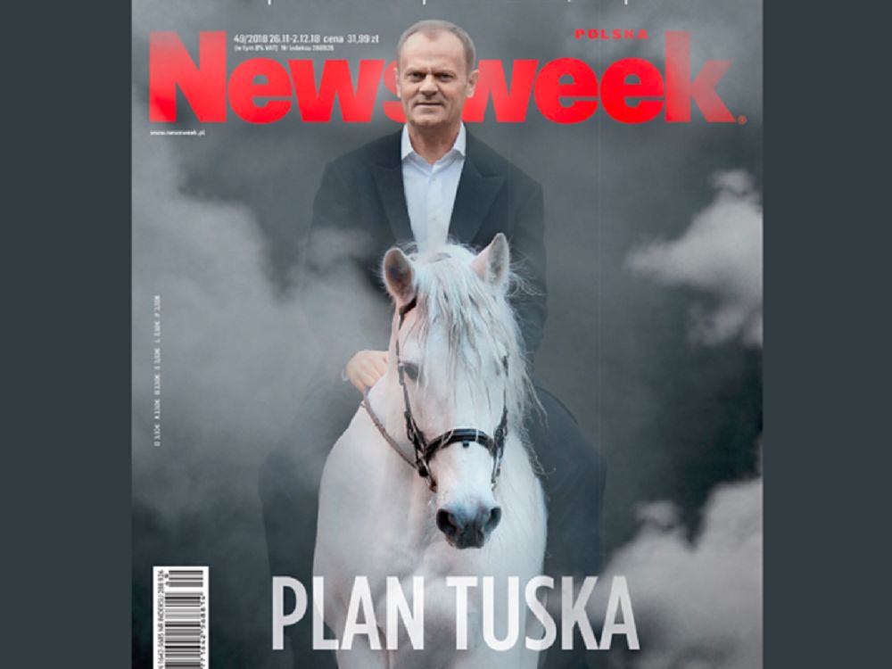 Donald Tusk jak rycerz na białym koniu. Ta okładka przeżywa "drugą młodość"