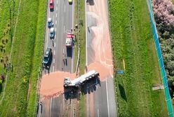 Autostrada A2. Płynna czekolada zastyga na asfalcie. Droga zablokowana