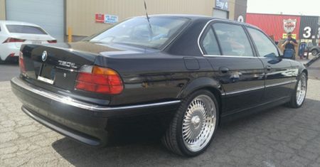 21-letnie BMW za 1,5 mln dol. Oszaleli!