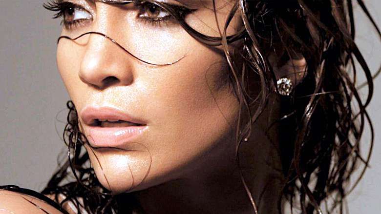 Jennifer Lopez mokra