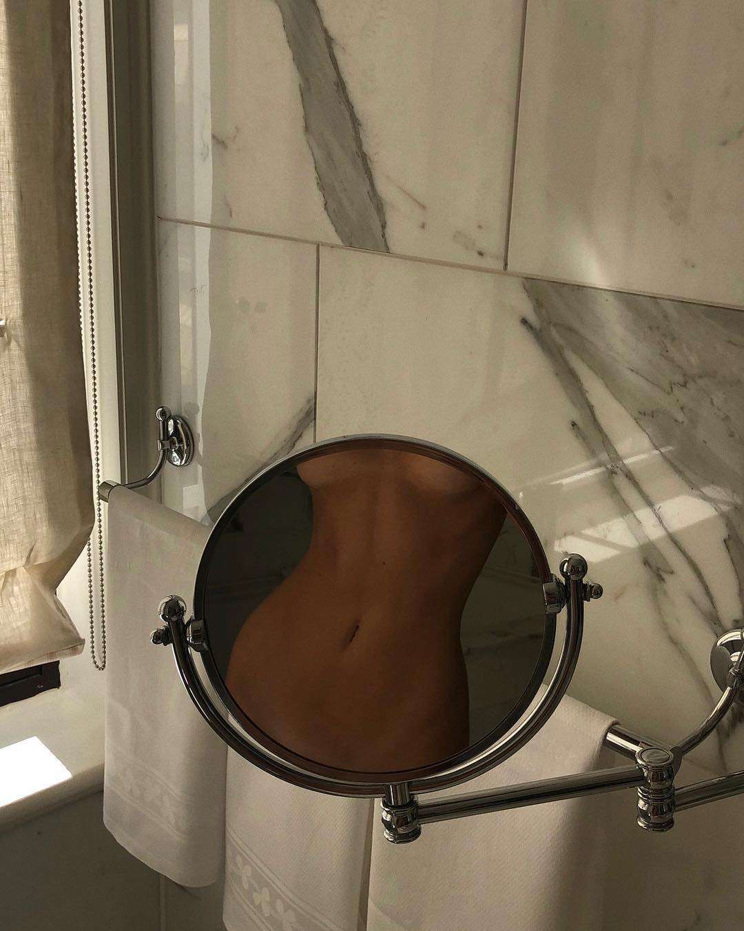 Kendall Jenner nago na Instagramie