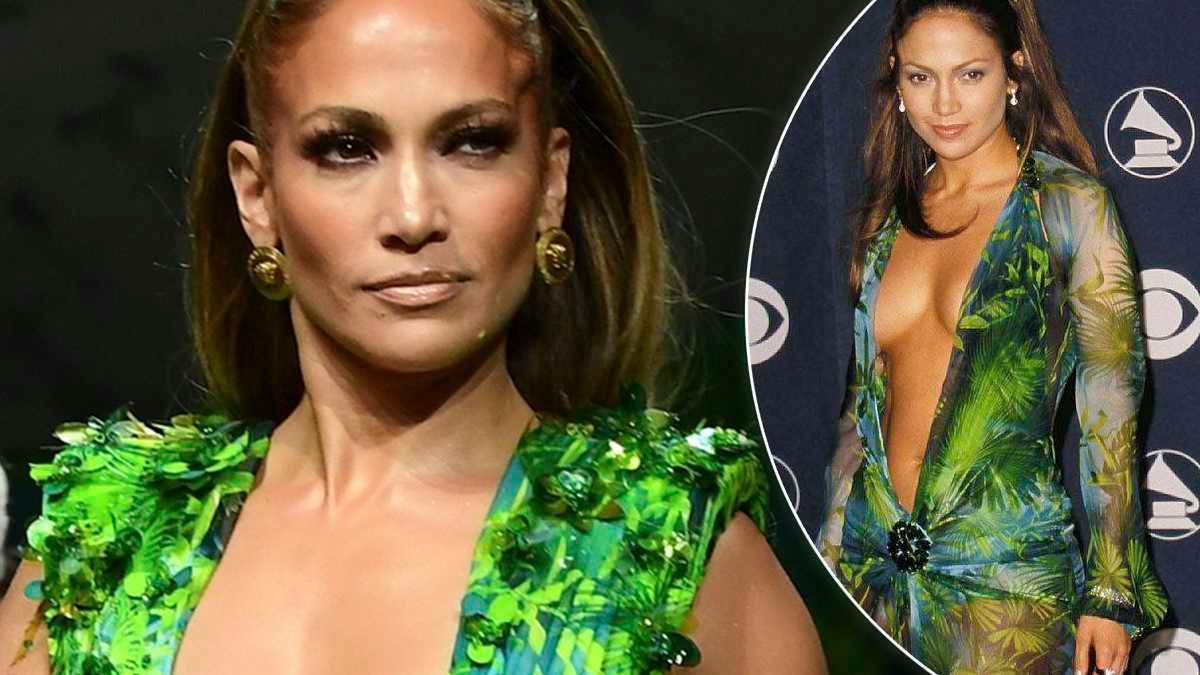 Jennifer Lopez po 19 latach włożyła słynną sukienkę Versace! Teraz wygląda w niej jeszcze lepiej!