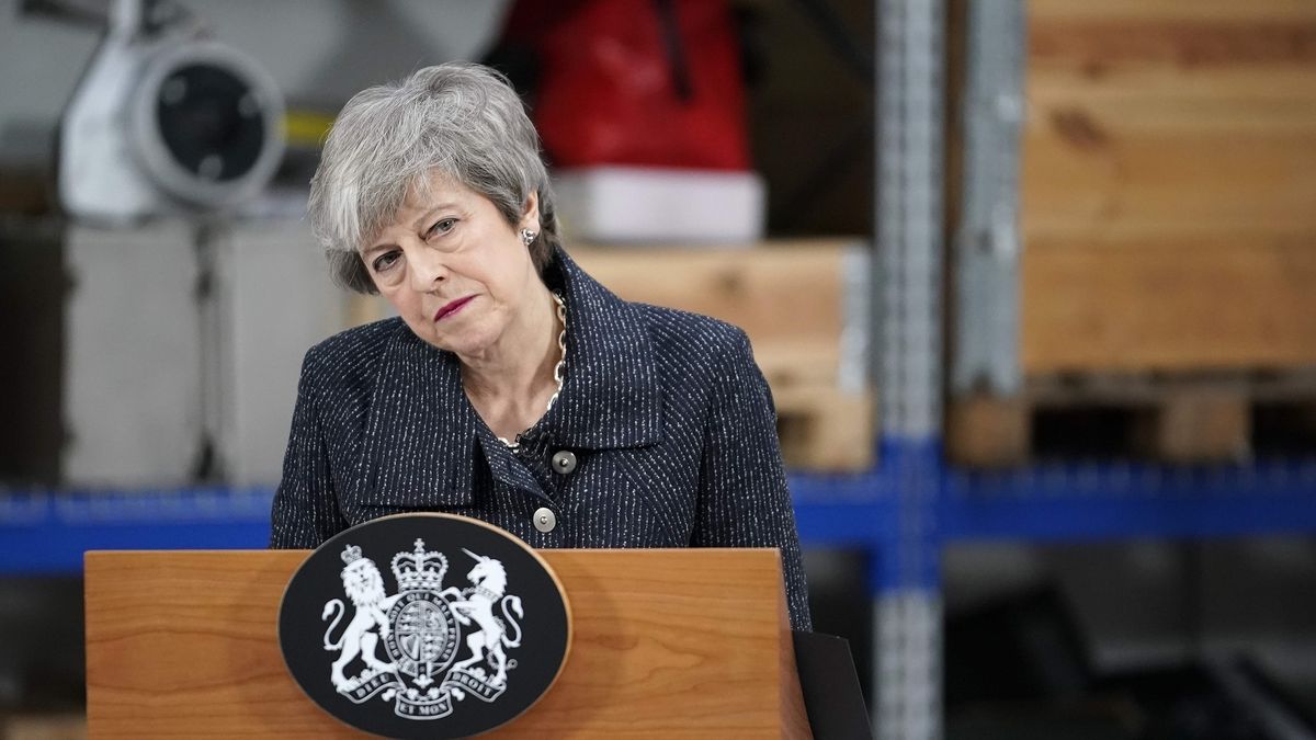 Na nic zdały się groźby May skierowane do przeciwników umowy. Brytyjscy politycy wybrali dalszą niepewność.