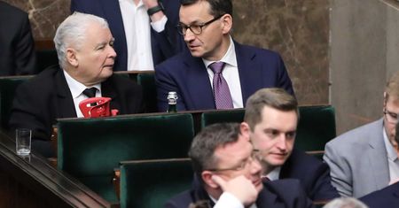 Najnowszy sondaż. Maleje poparcie dla PiS