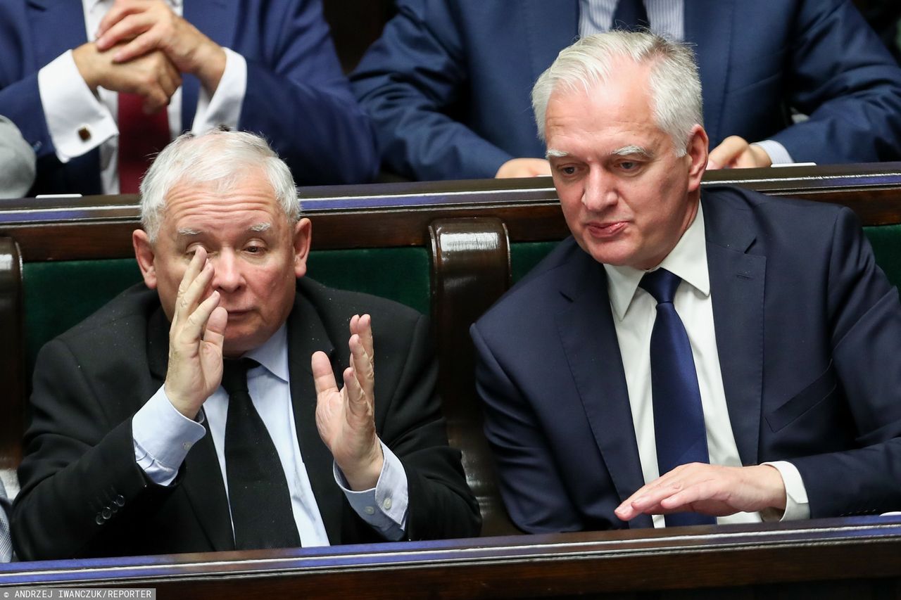 Nieporozumienie z Porozumieniem. Kaczyński nie podpisał jeszcze umowy koalicyjnej z Gowinem