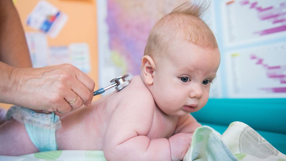 500 plus nie spełniło oczekiwań rządu. Dzieci rodzi się coraz mniej. To dlatego co rusz pojawiają się nowe, prokreacyjne inicjatywy