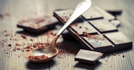 Gorzka czekolada – właściwości, wpływ na zdrowie i kaloryczność. Ile dziennie możemy zjeść?
