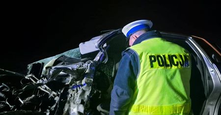 Kurzętnik: Czołowe zderzenie. Kierujący toyotą zginął na miejscu