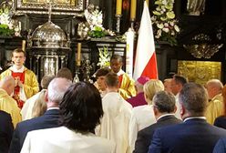 Syn Beaty Szydło odprawił mszę na Jasnej Górze. W ławkach cały rząd, Agata Duda i Jarosław Kaczyński