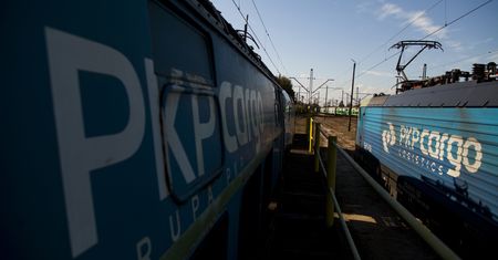 Zarząd PKP Cargo i związkowcy apelują do premiera. Chcą zapłaty za zadanie specjalne od rządu PiS