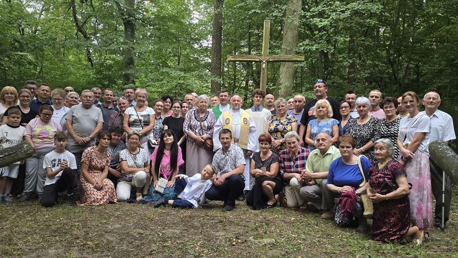 Msza Święta na poligonie. Tu kiedyś stała kapliczka postawiano w 1765 roku