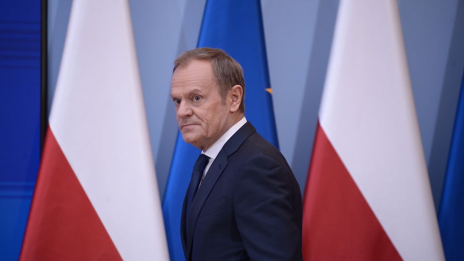 Warszawa, 24.01.2024. Premier Donald Tusk na konferencji prasowej w KPRM w Warszawie, 24 bm. Rząd zajął się m.in. projektem dotyczącym dostępu bez recepty do antykoncepcji awaryjnej, czyli tzw. pigułki "dzień po�. Projekt ustawy zostanie przesłany do Sejmu. (aldg) PAP/Marcin Obara