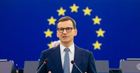 Kara za łamanie praworządności coraz bliżej Polski. "Muszą wybrać: unijne środki albo polityczny wpływ na sądy"