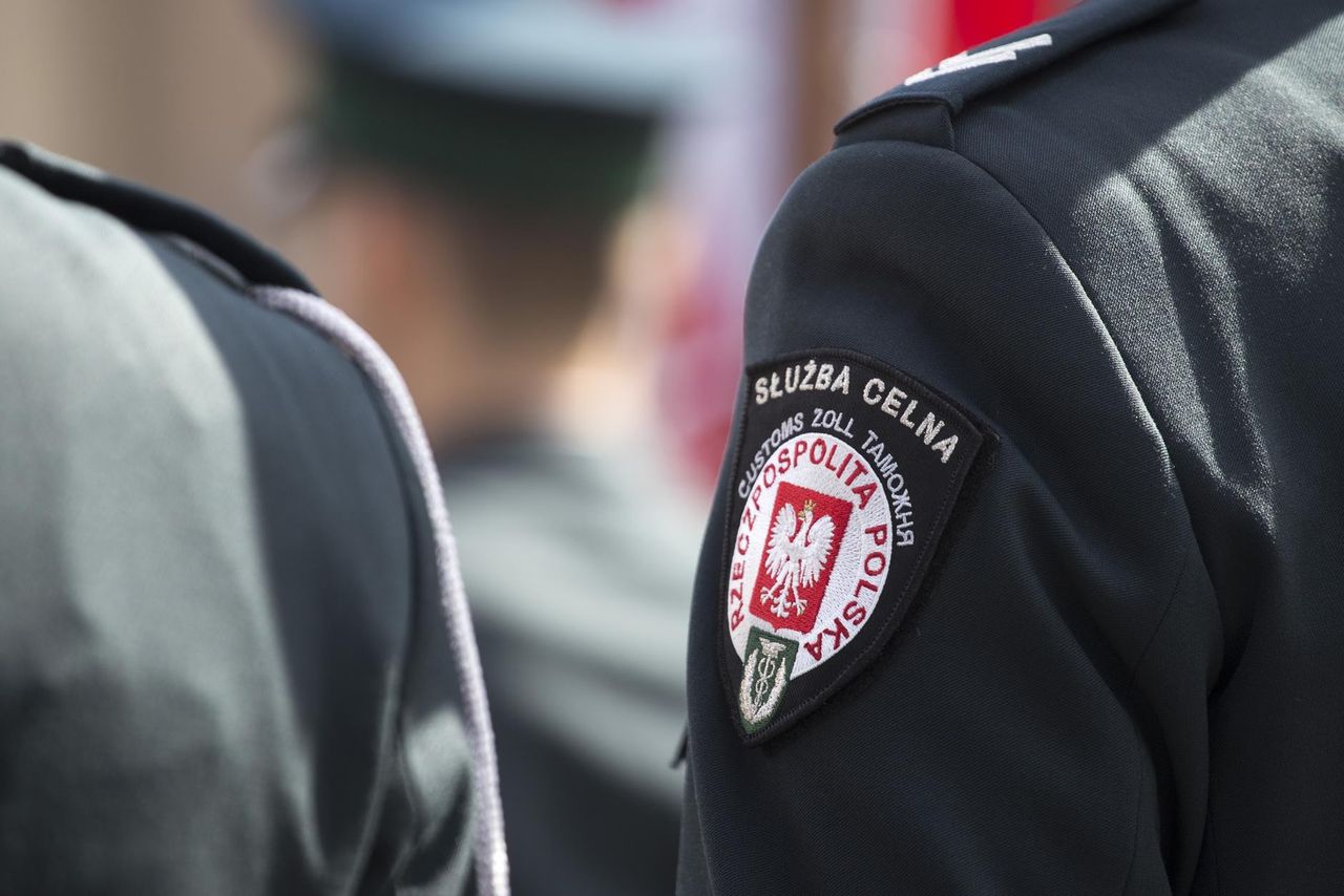 Transport z Litwy nie dotrze do celu. Celnicy zatrzymali tira pełnego podróbek