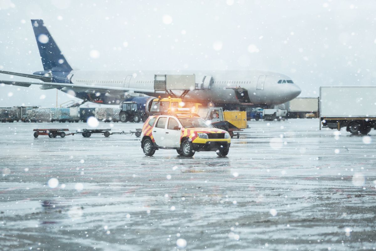 Atak zimy w Europie. 600 lotów odwołanych, wiele z i do Polski
