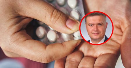 Poseł PiS nie mógł wysiąść z samolotu. Mówi, że połączył alkohol z lekami