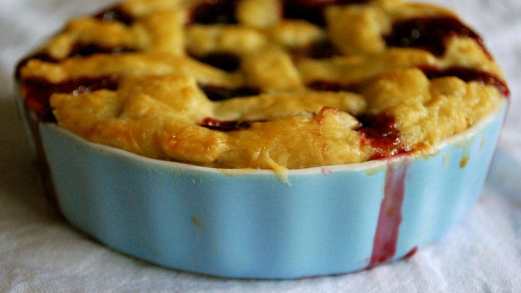 Tarta z wiśniami z dodatkiem cukru