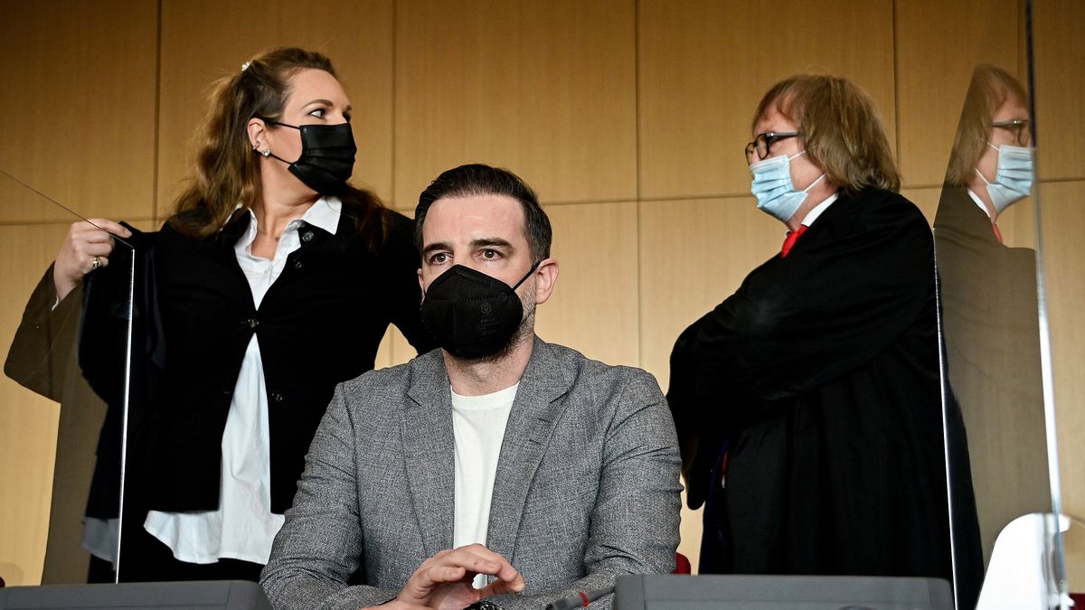 Getty Images / Sascha Steinbach-Pool / Na zdjęciu: Christoph Metzelder na ławie oskarżonych