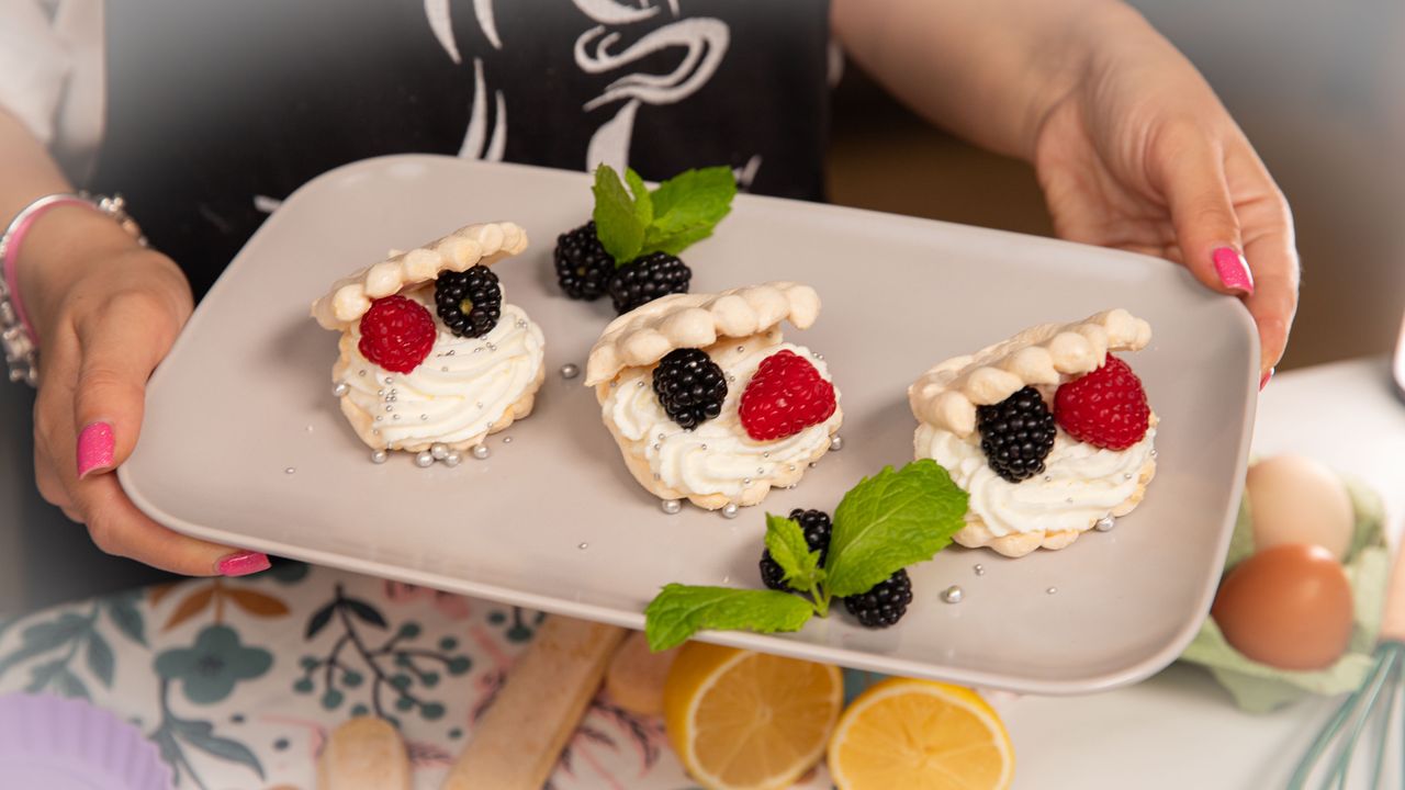 Deser jak z bajki jeszcze dziś może pojawić się na twoim stole. Poznaj sekret bezików Arielki