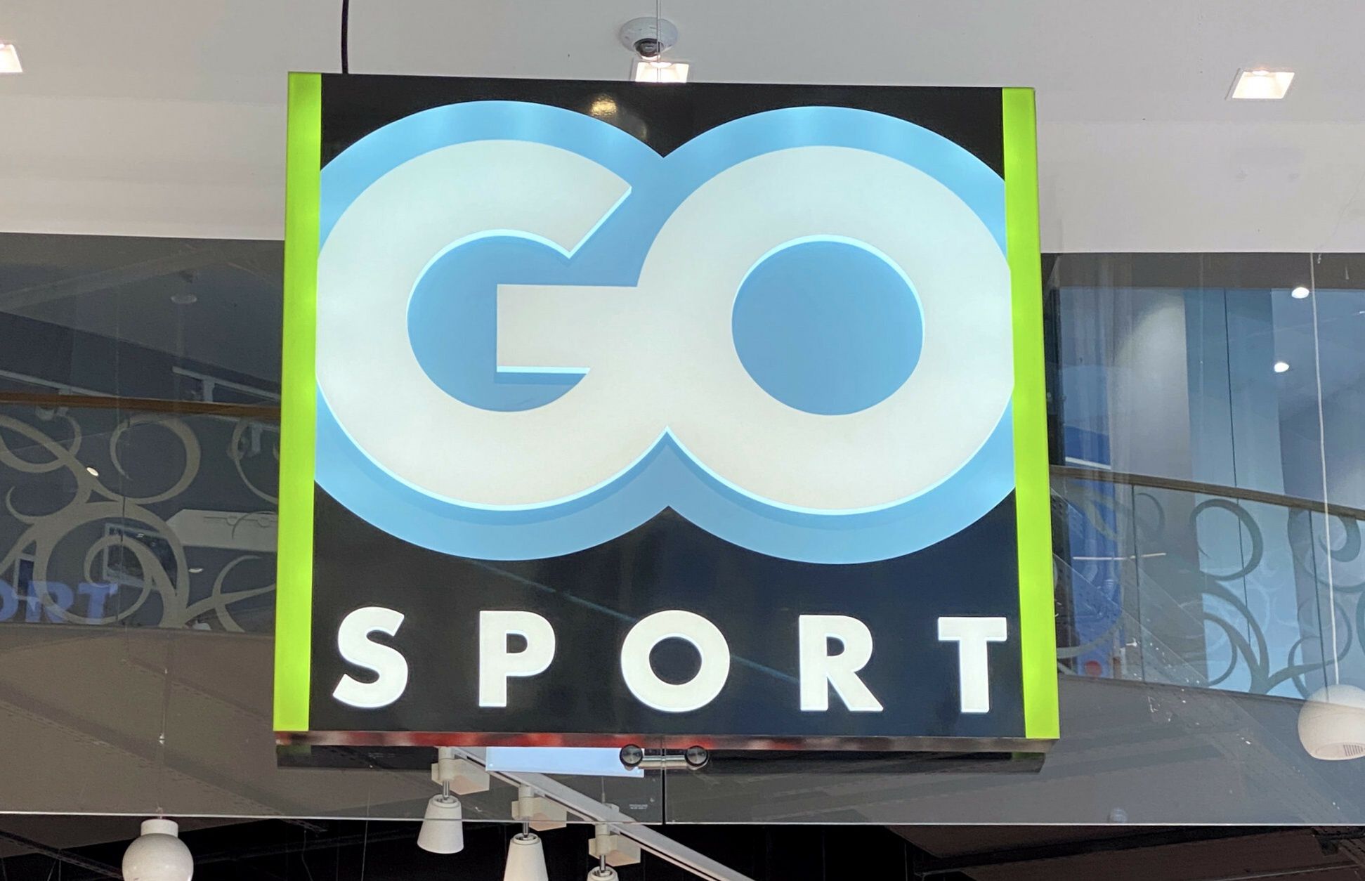 Sieć GO Sport Polska została objęta polskimi sankcjami. Restrykcje praktycznie uniemożliwiły jej funkcjonowanie