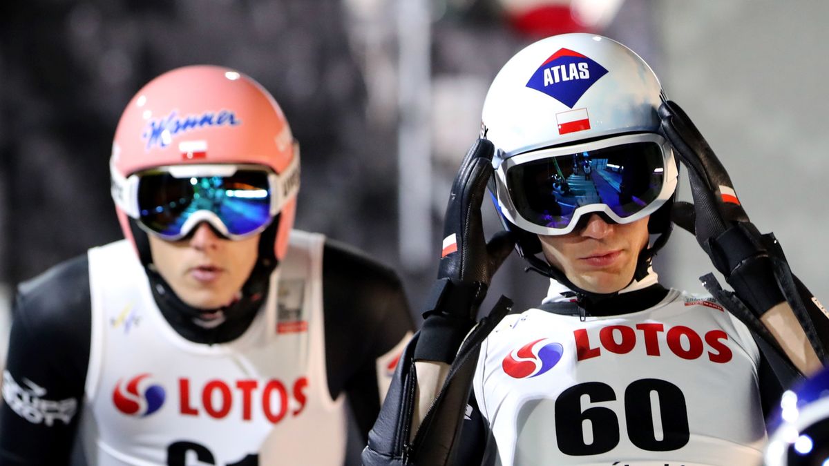 PAP / Grzegorz Momot / Na zdjęciu: Polacy Dawid Kubacki (z lewej) i Kamil Stoch (z prawej)