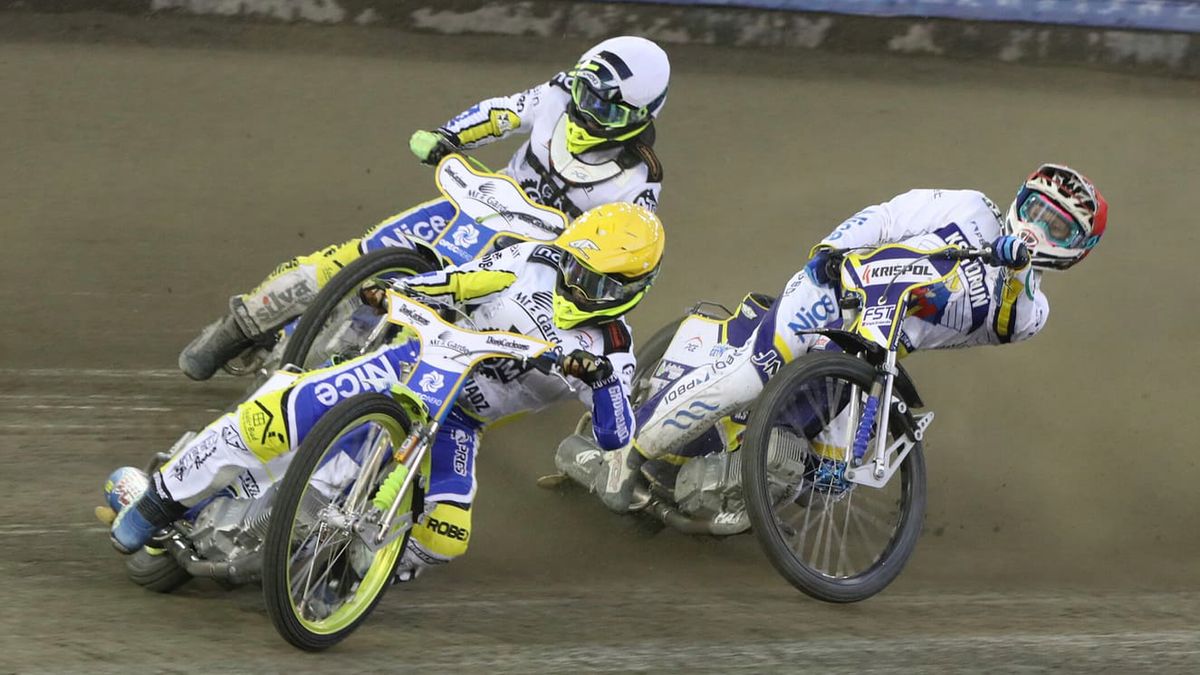 WP SportoweFakty / Michał Szmyd / Na zdjęciu: Artiom Łaguta w kasku żółtym