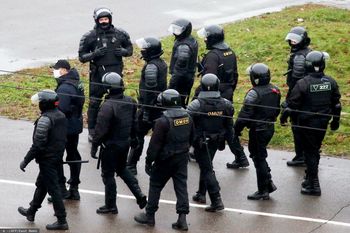 Ćwiczą pacyfikację protestów na Białorusi. Sytuacja się zaogni?