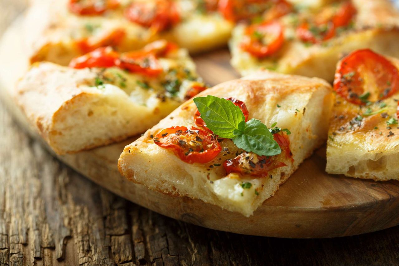 Focaccia z serem – puszysta i aromatyczna