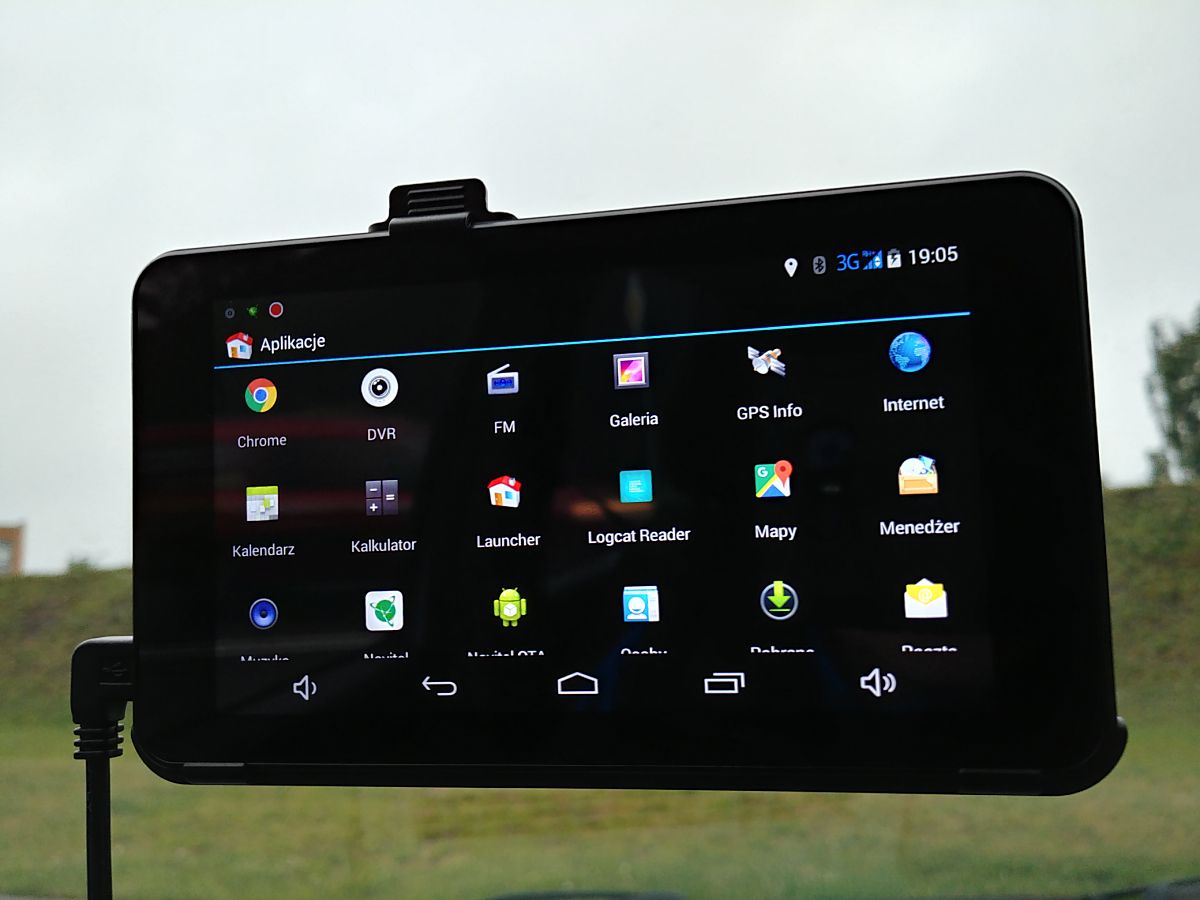 Navitel RE900 Combo – test samochodowej nawigacji, rejestratora i tabletu w jednym 8