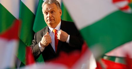 Król Viktor I. Tak Orbán podporządkował sobie Węgry