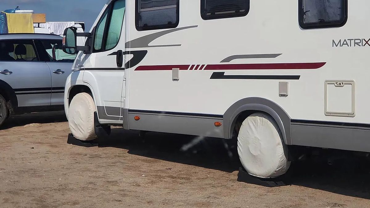 Właściciele kamperów często zasłaniają opony