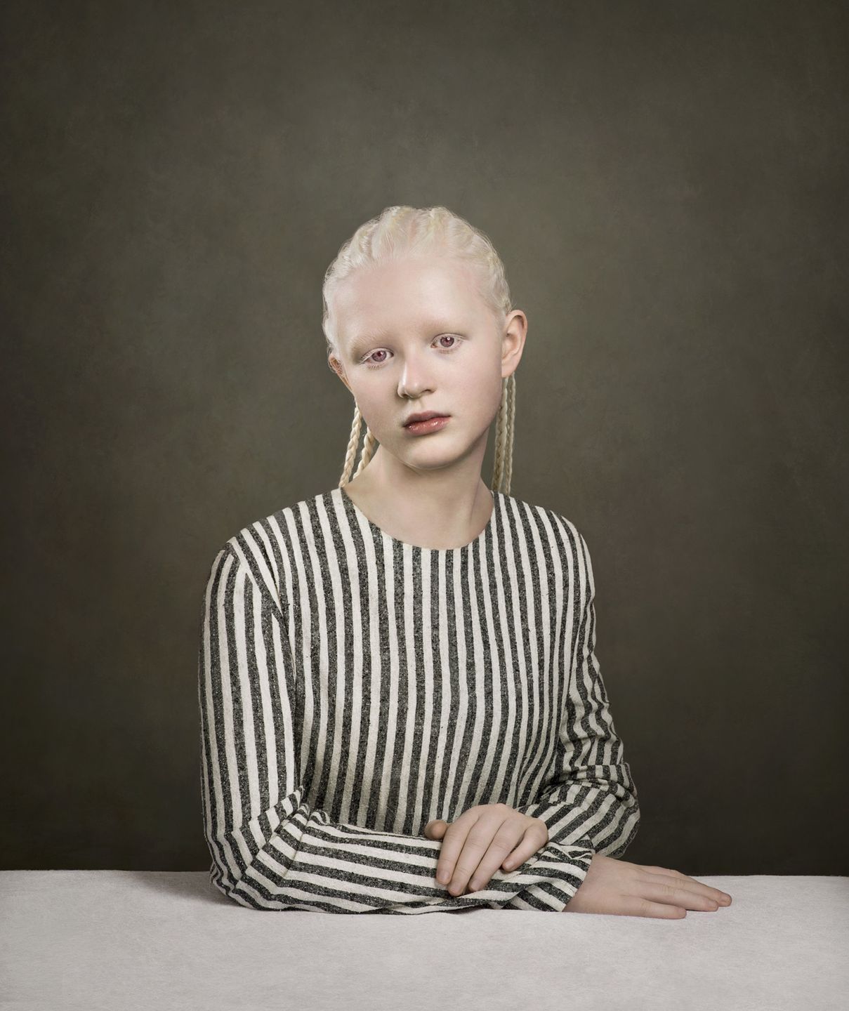 Justine Tjallinks opowiada historię albinizmu w swoim projekcie „Jeweled” 6