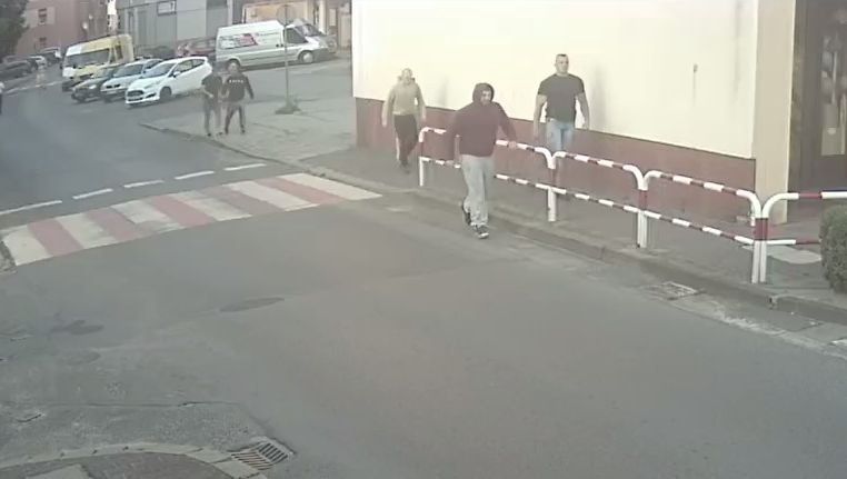 Syców. Policja publikuje zdjęcia gangsterów po bójce. Liczy na pomoc mieszkańców