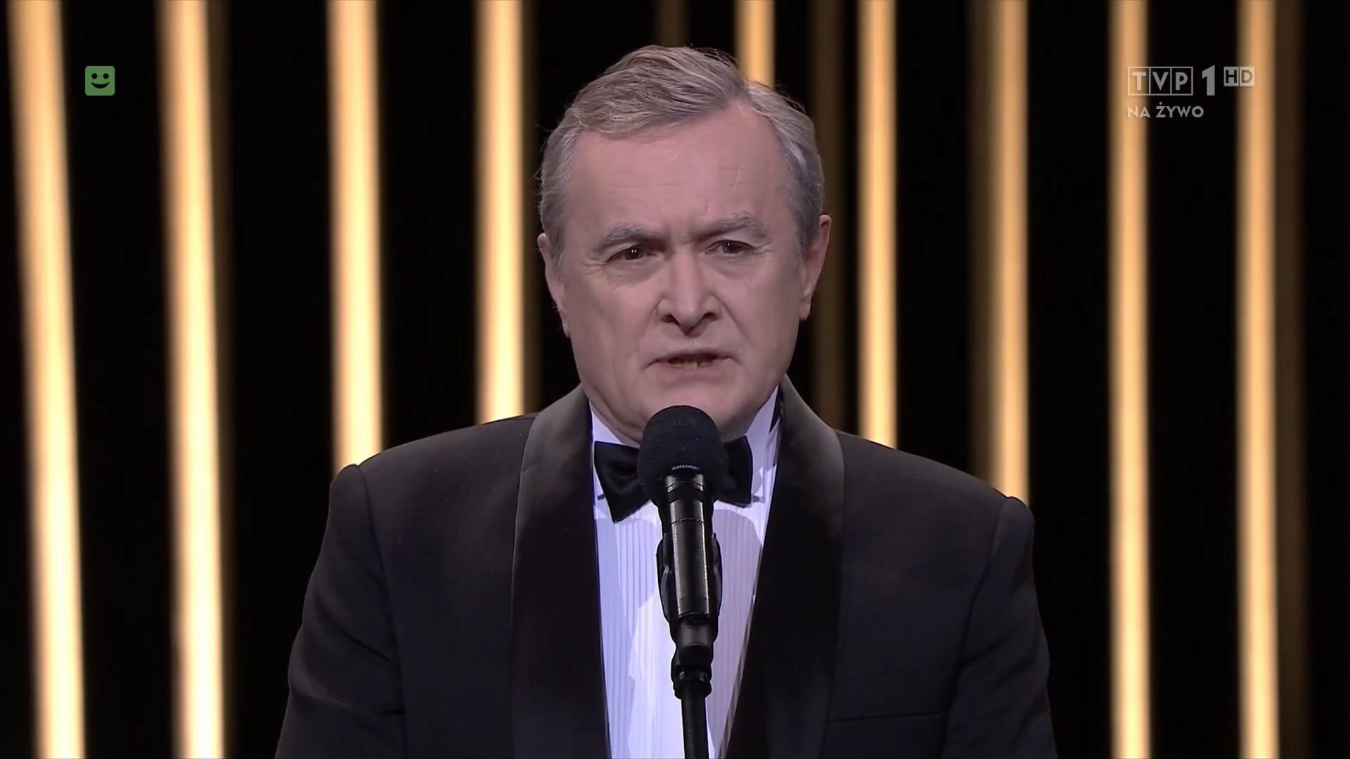 Jako pierwszy z polityków na scenie przemawiał Piotr Gliński