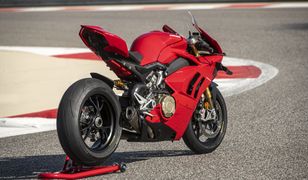 Ducati przygotowało zestaw dodatków dla Panigale V4 S, które czynią z niego maszynę na tor