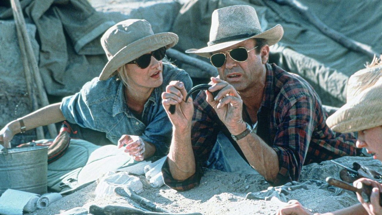 James Cameron prawie wyreżyserował jeden z najważniejszych filmów lat 90. W jego wersji przygodowy hit sci-fi byłby jednak „zbyt przerażający”